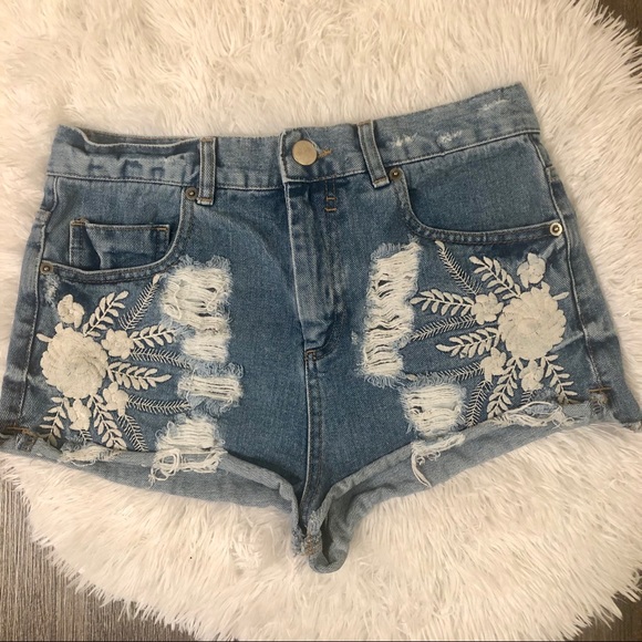 ASOS Denim Embroidered Distressed Shorts Floral - Picture 1 of 6